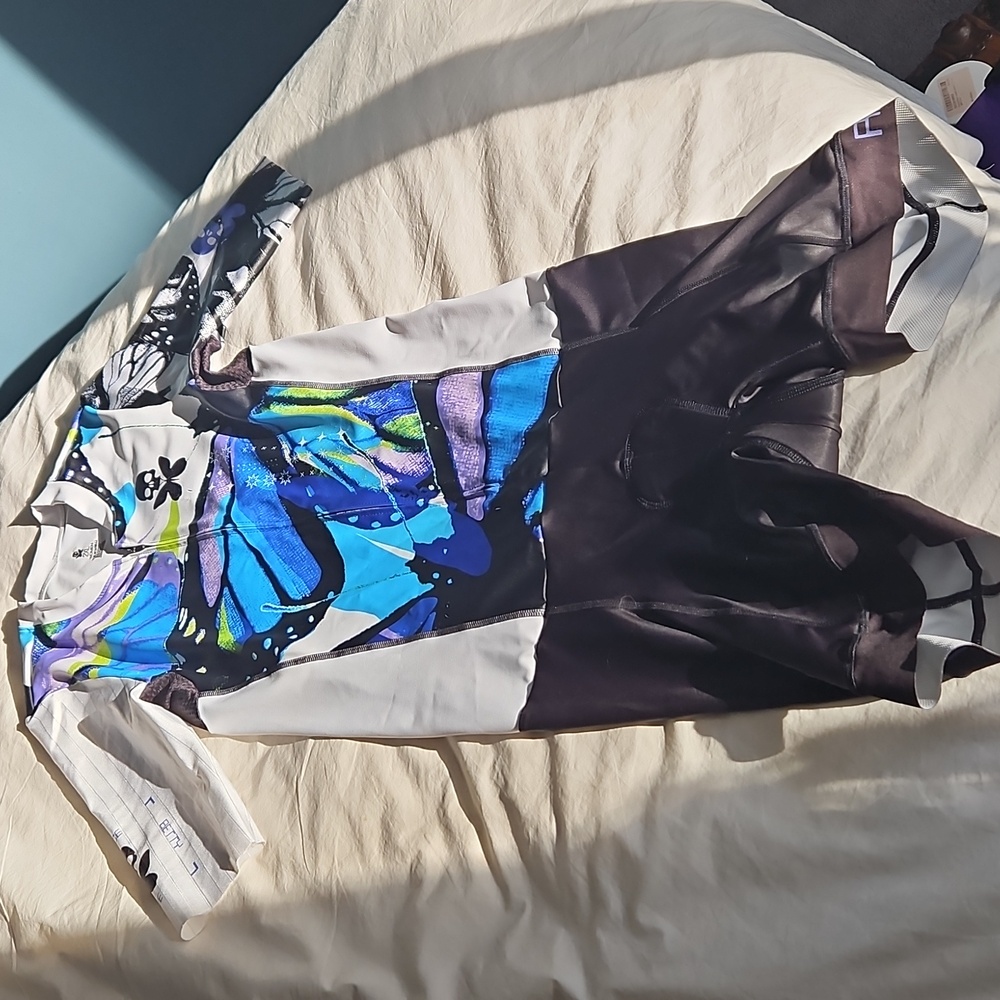 Betty Designs Sleeved Triathlon Suit